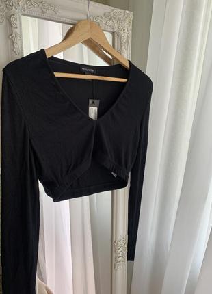 Топ укороченный черный спортивный