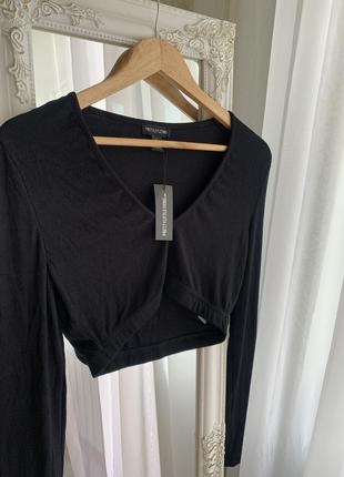 Топ укороченный черный спортивный