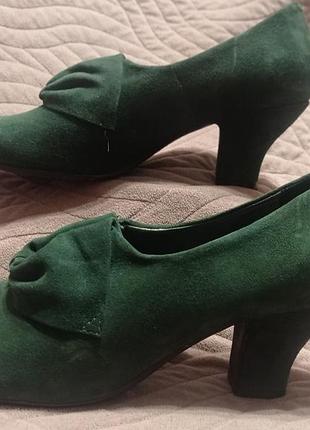 Красиві замшеві туфлі hotter