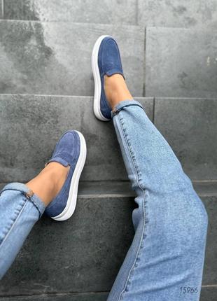 Блакитні сині джинсові натуральні замшеві туфлі лофери на білій товстій підошві замш10 фото