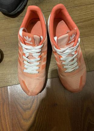 Женские кроссовки adidas