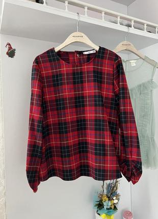 Крутая блузка в клетку mango