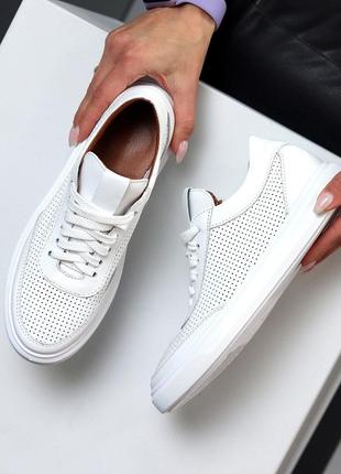 Классические белые кожаные  женские кеды натуральная кожа с перфорацией