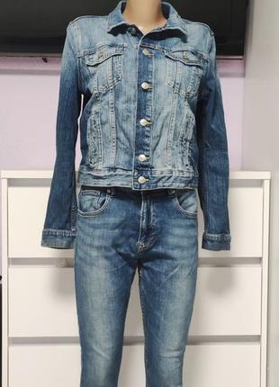 Женская джинсовая куртка h&m.