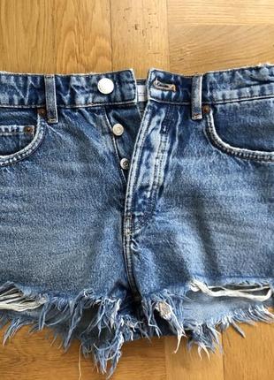 Стильные джинсовые шорты zara