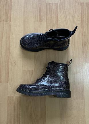 Жіночі черевики dr martens