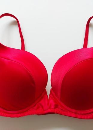 Атласный бюстгальтер с пуш ап