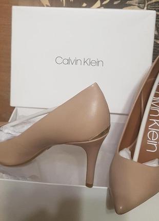 Туфли - лодочки бежевые calvin klein1 фото