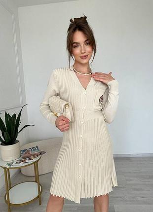 Красивое трикотажное платье