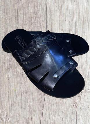 Шлепанцы. кожа. италия