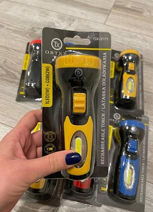 Фонарик аккумуляторный ortex заряда хватает примерно на 6 часов заряжается от сети дальность света - 120 метров производитель - польша