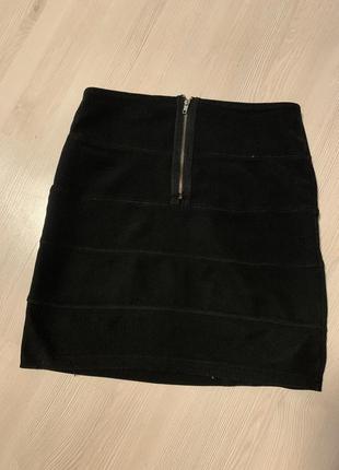 Стильная черная мини-юбка сзади есть замочек3 фото