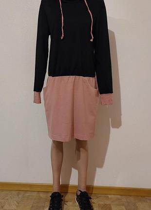 Удобное платье с капюшоном 46-48 размера