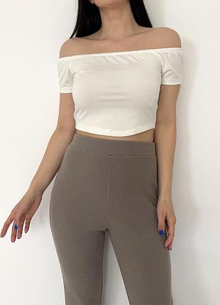 Топ з відкритими плечами na-kd