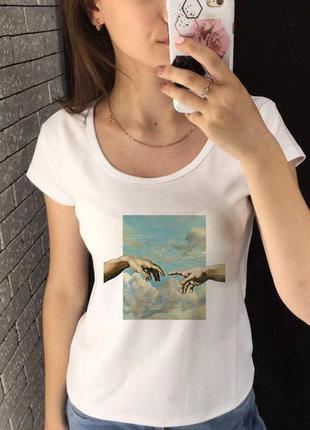 Женская футболка с принтом - руки, небо, футболка с рисунком1 фото