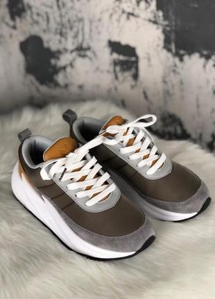 Хит 2019 женские кроссовки adidas sharks brown grey white.4 фото