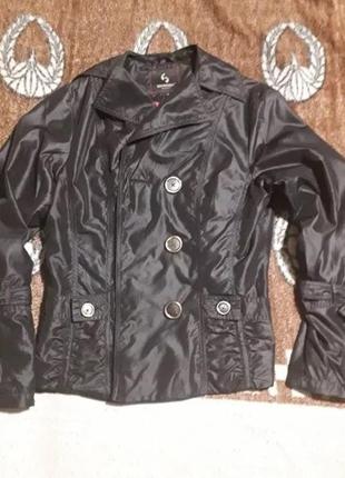 Вітровка б/у 48 р