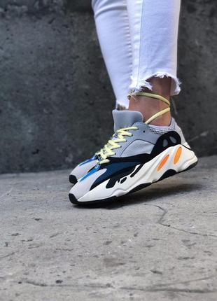 Жіночі кросівки tenu adidas yeezy wave runner 7002 фото