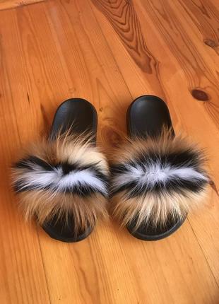 Симпатичнее пушистые тапки