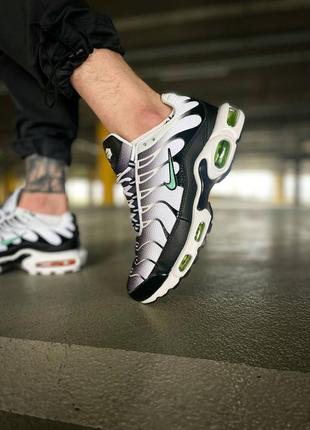 Кросівки nike tn white black green