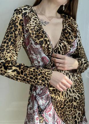 Офигенное, легкое платье в леопардовый принт со вставками от missguided😍😍😍