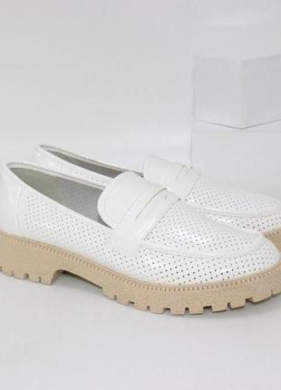 Белые лоферы лакированные, белые лоферы, бежевый туфли, белые туфли