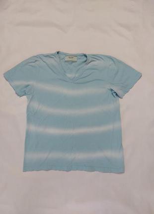 Футболка prada distressed v neck t-shirt men's