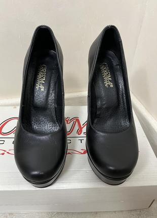 Шкіряні туфлі. розмір 35.