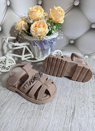 Босоніжки 4