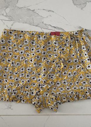 Новые! Легкие падающие шорты-юбка в цветочный принт1 фото