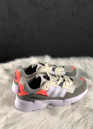 Женские кроссовки adidas yung 96 white grey orange.5 фото