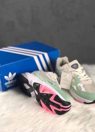 Женские кроссовки adidas falcon grey easy green.2 фото