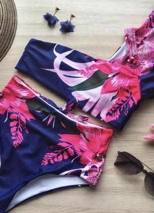 Роскішний купальник з високими плавками