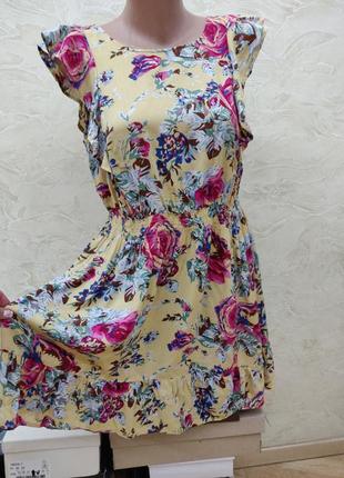 Платье в цветы с рюшами3 фото