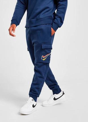Штани nike карго оригінал! розмір м
мужские спортивные штаны nike 
штаны найк 
чоловічі теплі штани nike