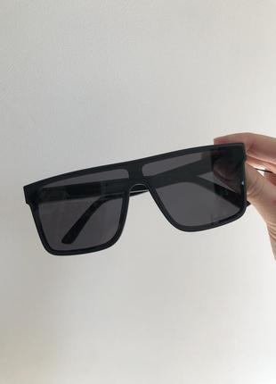 Чорні сонцезахисні окуляри маска, очки маски
