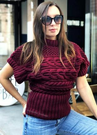 Женский вязаный свитер с коротким рукавом ручной работы