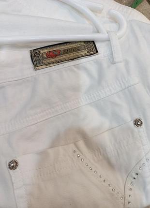 Очень красивые, фирменные, белые бриджи10 фото