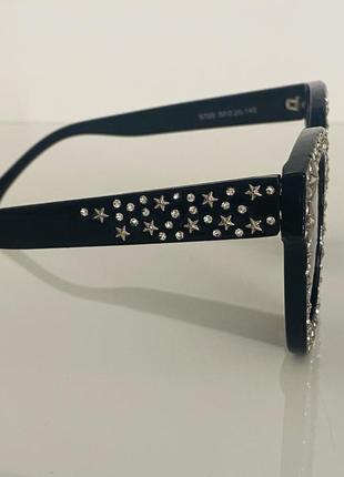 Солнцезащитные очки с камнями и звёздами4 фото