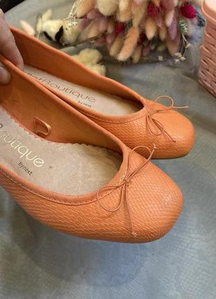 Шеіряні балетки туфлі в стилі zara clarks ecco2 фото