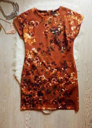 Цветное платье нарядное миди с цветочным принтом рисунком футляр коричневое короткое мини