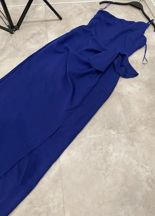 Синее платье макси на одно плечо с разрезом на бедре trendyol eur 388 фото