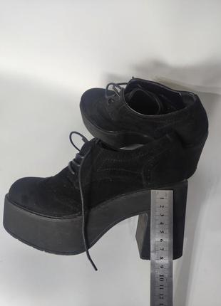 Туфли на платформе и каблуке чёрные6 фото