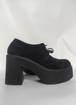 Туфли на платформе и каблуке чёрные3 фото