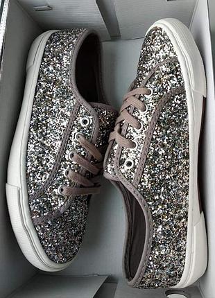 Новые очень красивые сникерсы кроссовки кеды old navy (gap) usa