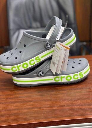 Крокс баябэнд клог серые crocs bayaband clog charcoal volt green4 фото