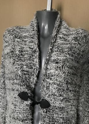 Жіночий в'язаний кардиган