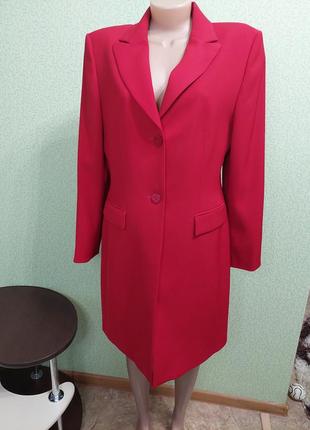 Удлиненный женский пиджак классический красный цвет5 фото