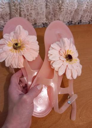 Силіконові сандалі