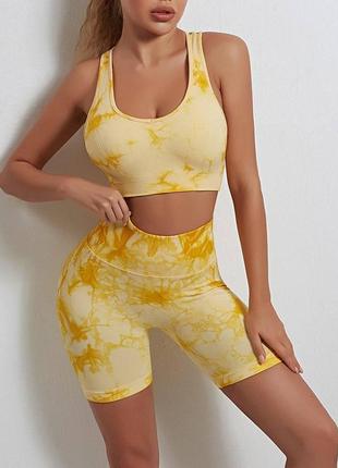 Топ с мраморным принтом желтого цвета, размер m